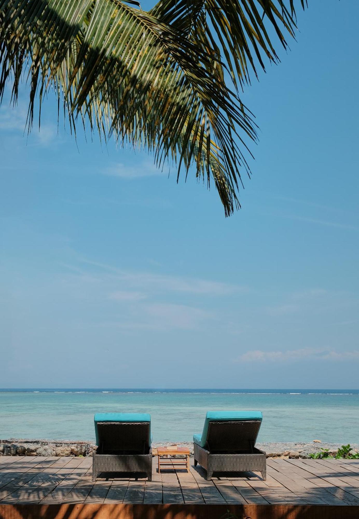 มียาโม บีช ลอดจ์ Hotel Jereweh ภายนอก รูปภาพ